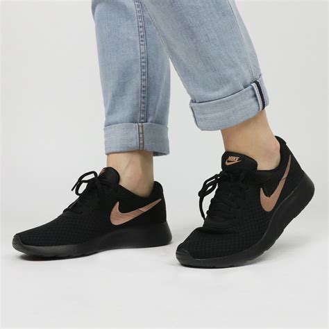 nike schoen dames zwart|nike sneakers dames sale.